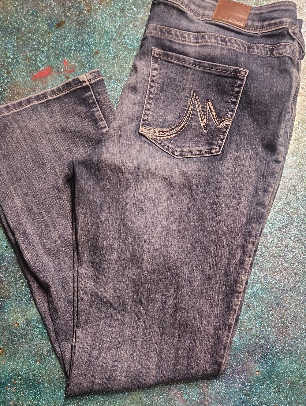Maurices Women's Straight Leg Jeans in Washed Blue with Pocket Stitch